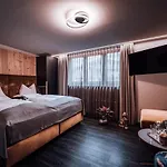 Panther'a Hotel