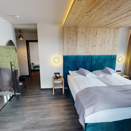 Hotel Panther'a 4*